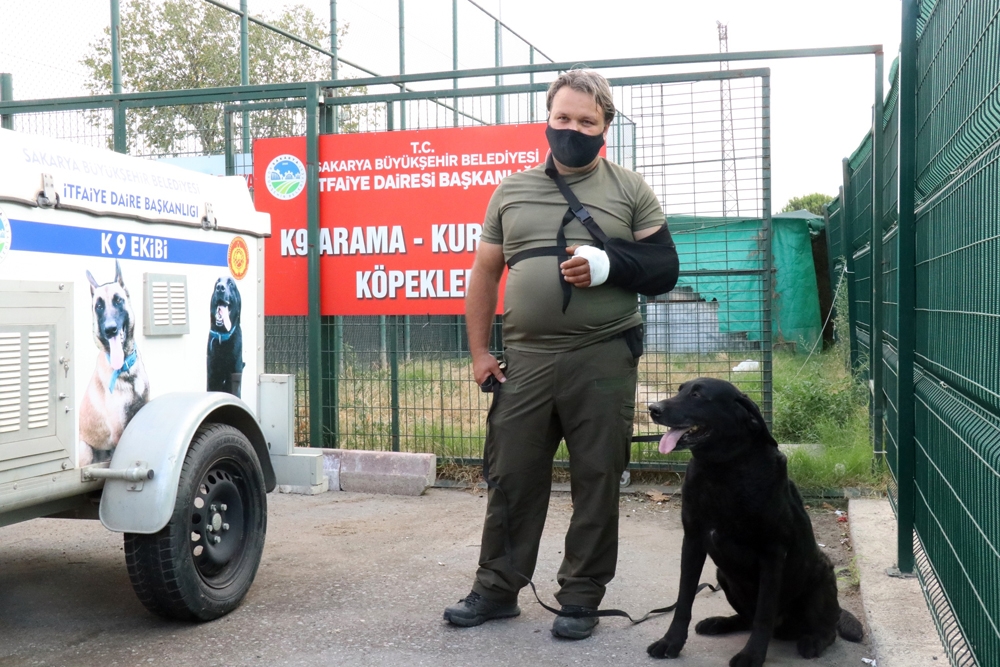Patlama sırasında yaralanan itfaiye eri 30 dikişe aldırış etmeden bölgeyi terk etmedi