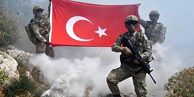 Pençe Kilit operasyonu.. PKK'nın üssüne bayrağı diktik