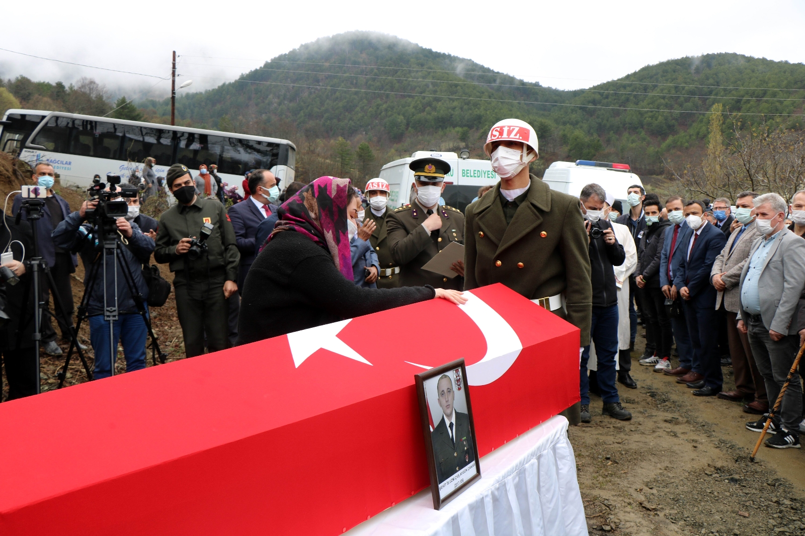 Pençe Şimşek-Yıldırım şehidi Aygün Çakar, son yolculuğuna uğurlandı