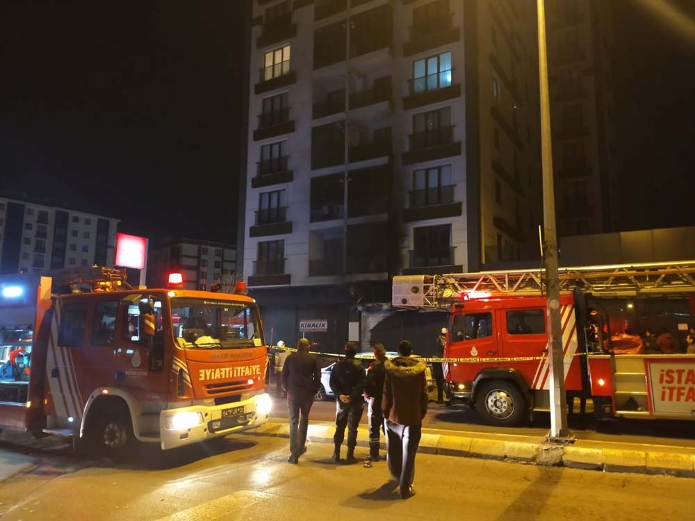 Pendikte Avize Dükkanında Korkutan Yangın