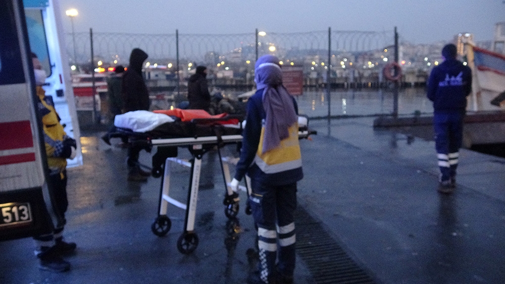 Pendik’te denizden erkek cesedi çıkarıldı
