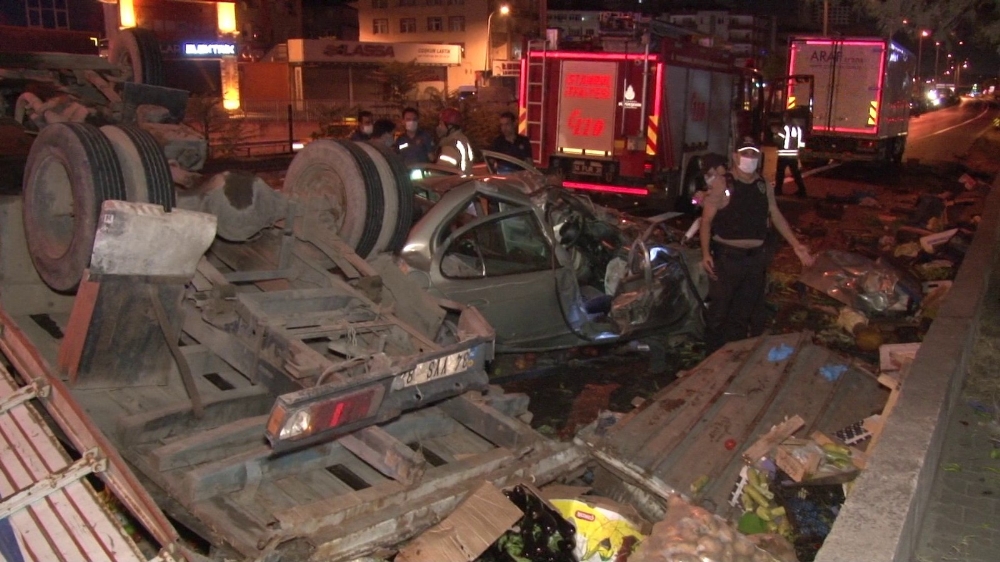 Pendik’te feci kaza: 1’i ağır 5 yaralı
