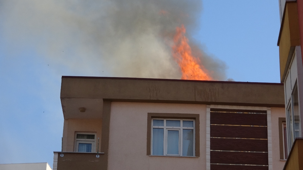 Pendikte Korkutan Yangın