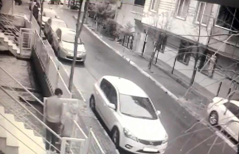 Pendik’te saniyelik demir kapı hırsızlığına tepki: ‘Çok kolay çıkıyor’
