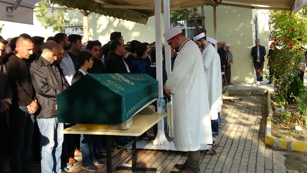 Pendikteki Silahlı Saldırıda Hayatını Kaybeden 3 Kişi Toprağa Verildi
