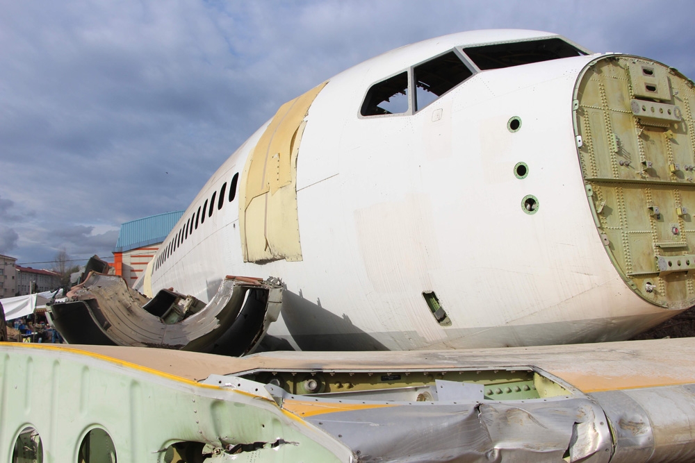 Pistten Çıkan Uçak Bir İlçenin Başına Dert Oldu