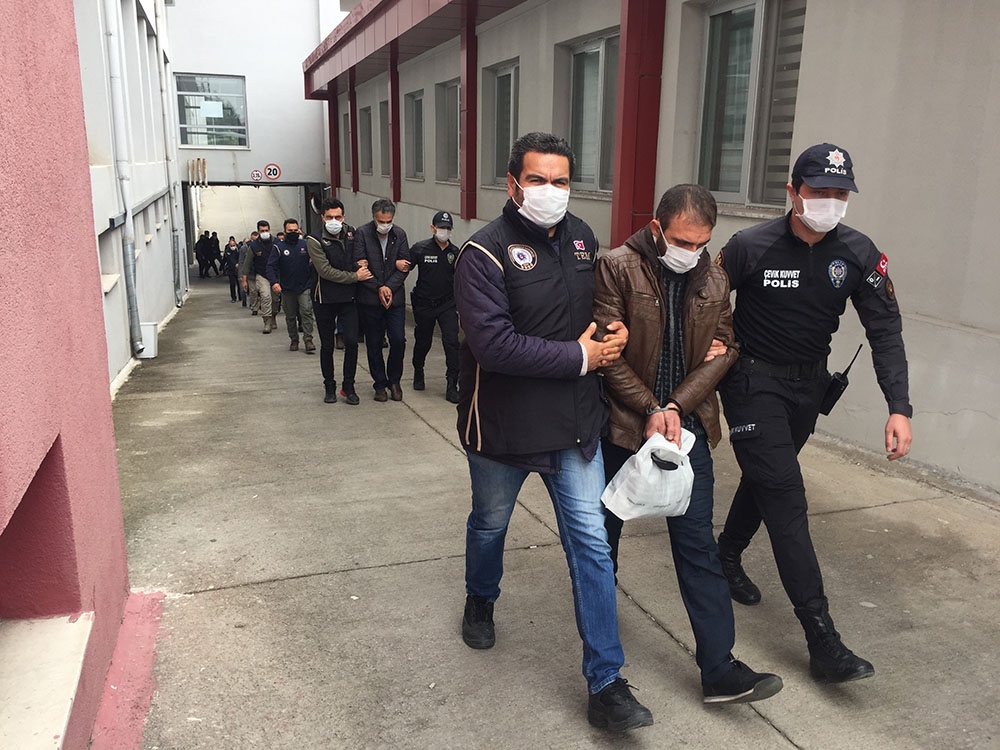 PKK operasyonunda gözaltına alınan 15 zanlı adliyeye sevk edildi