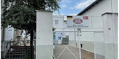 PKK yandaşlarından camiye çirkin saldırı!