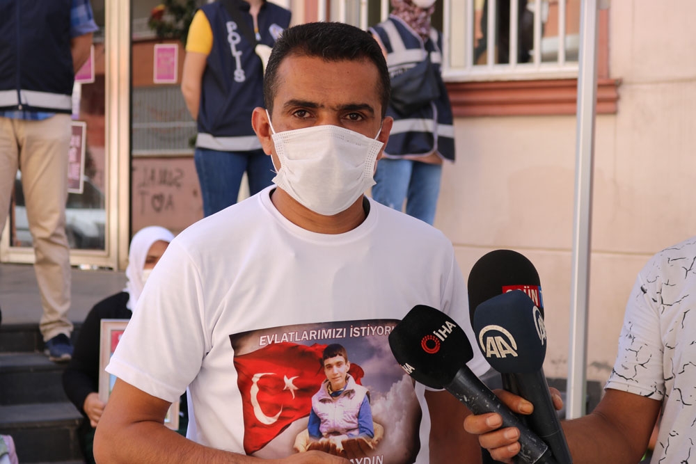 PKK’lılardan evlat nöbetindeki ailelere gözdağı