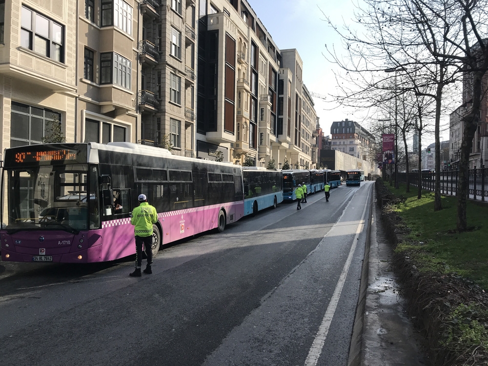 Polis ekipleri İstanbul genelinde denetim yapıyor