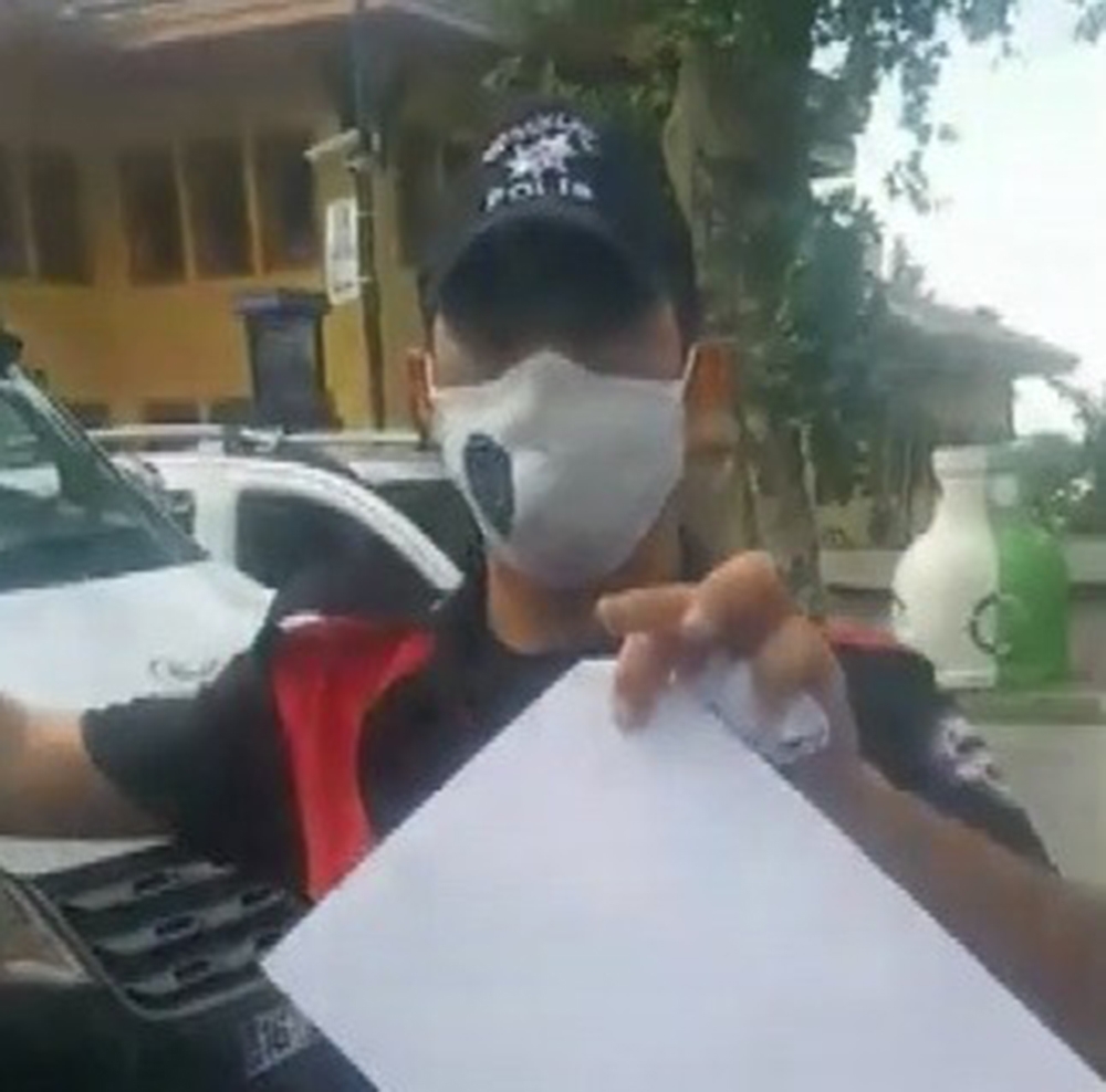 Polis ile vatandaşın canlı yayında 14 dakikalık maske tartışması