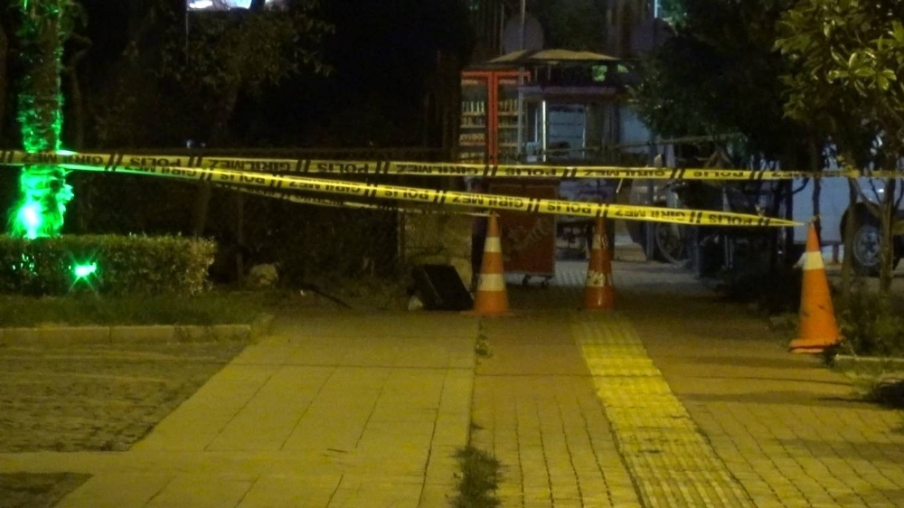 Polis kontrol noktası yakınında şüpheli çanta paniği