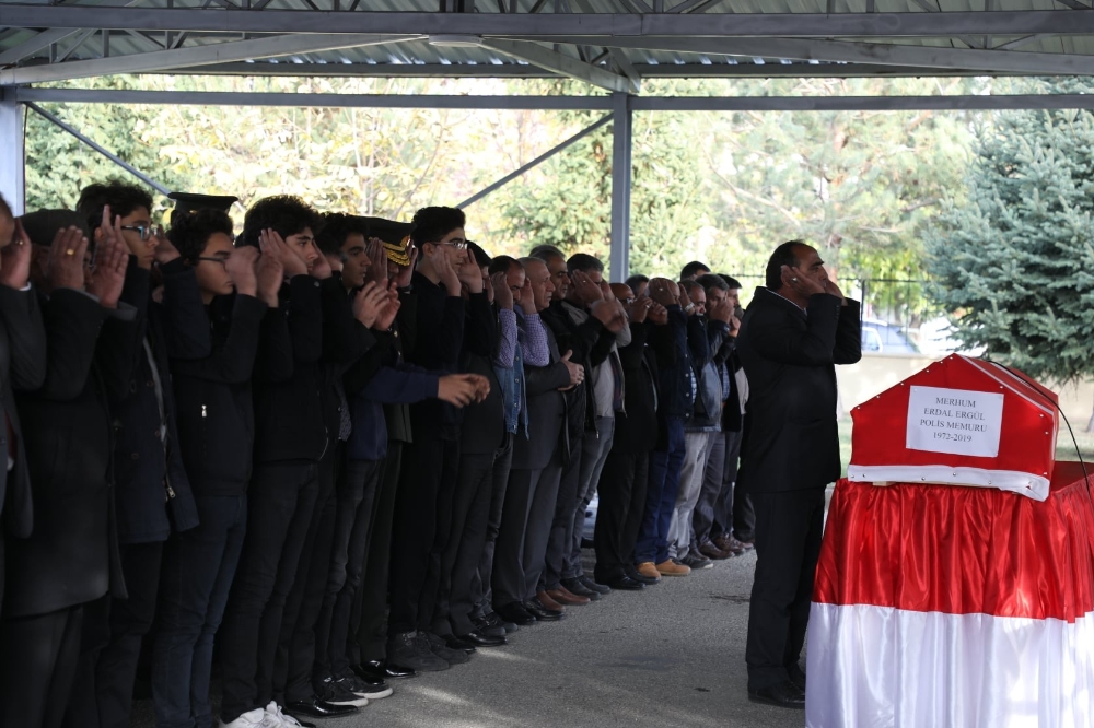 Polis Memuru Erdal Ergül Son Yolcuğuna Uğurlandı