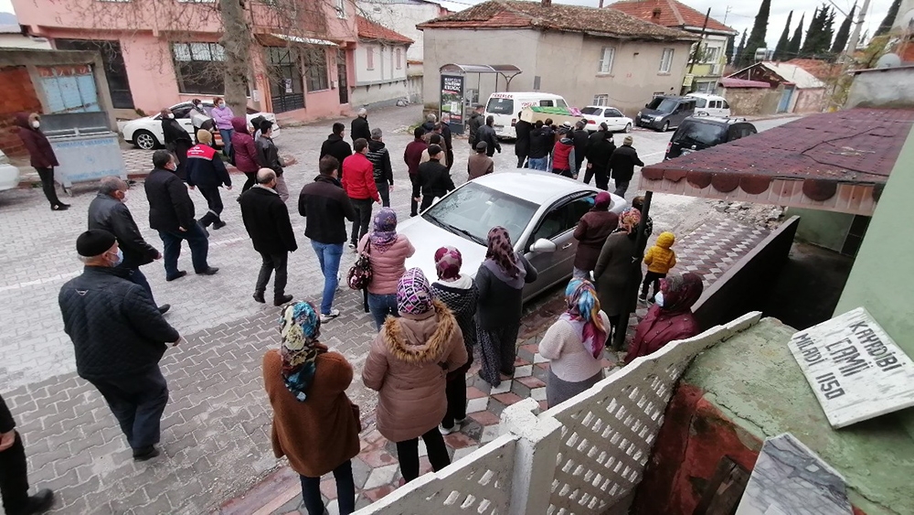 Polis sevgilisi tarafından öldürülen kadın son yolculuğuna uğurlandı