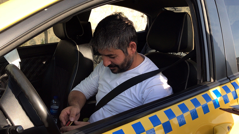 Polise maskesiz yakalanan taksici: “Yedik mi cezayı”