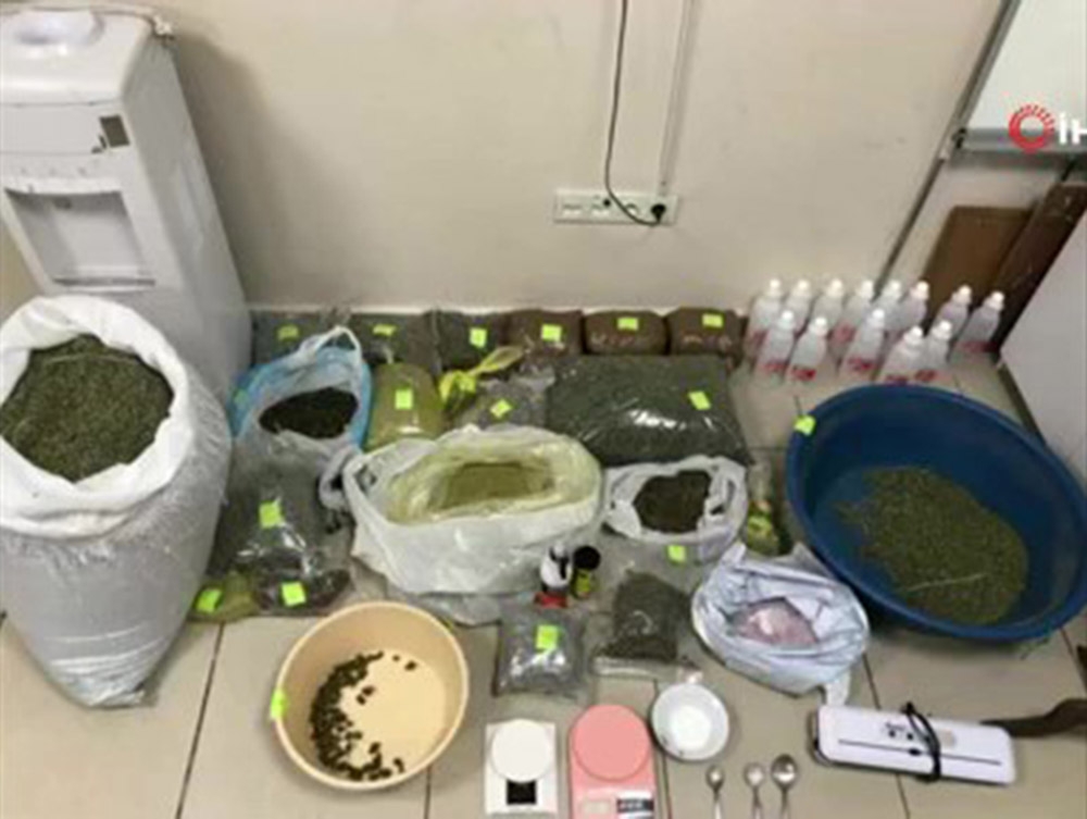 Polisin operasyon yaptığı evlerden torba torba uyuşturucu çıktı: 42 gözaltı