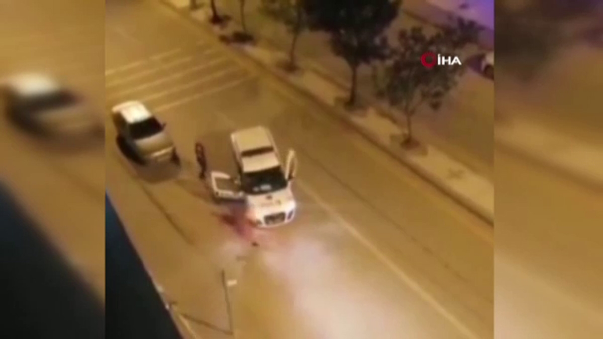Polislere bıçakla saldıran bir kişi, vurularak durdurulabildi