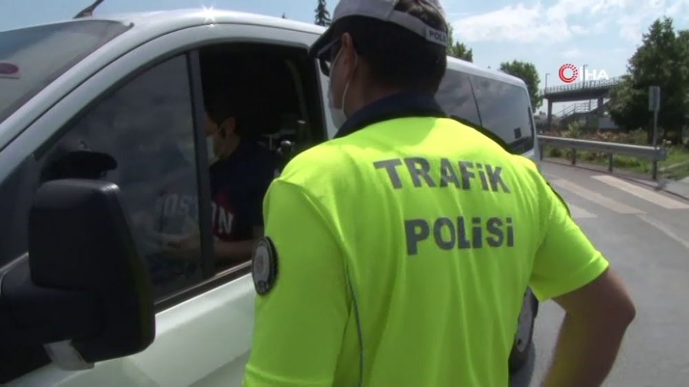 Polisten, LGS günü sokağa çıkma kısıtlaması denetimi