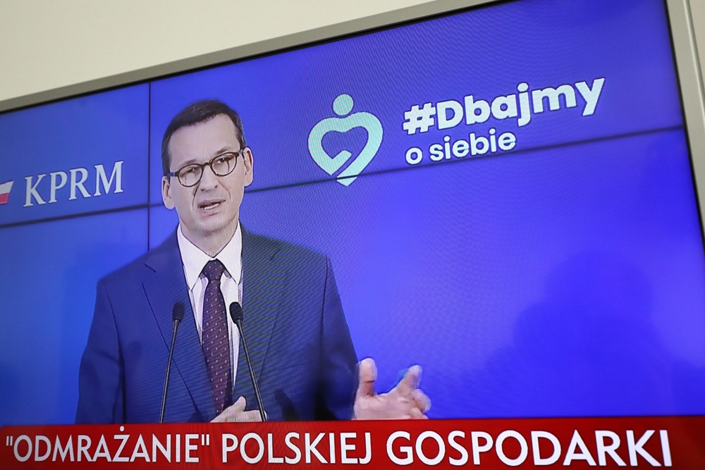 Polonya, korona virüs önlemlerinin gevşetilmesinde üçüncü aşamaya geçiyor