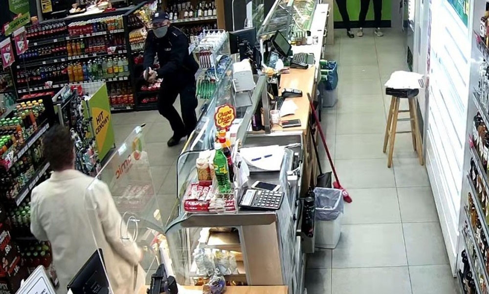 Polonya’da polis, soyguncuyu bacağından vurarak etkisiz hale getirdi