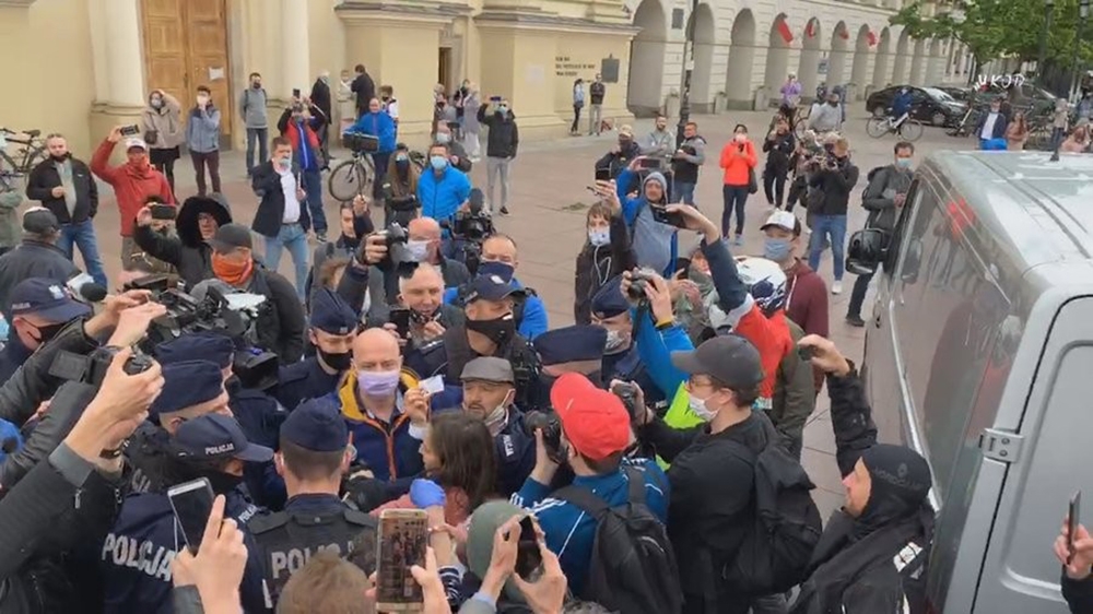 Polonya’da yasağa rağmen protesto: 380 gözaltı