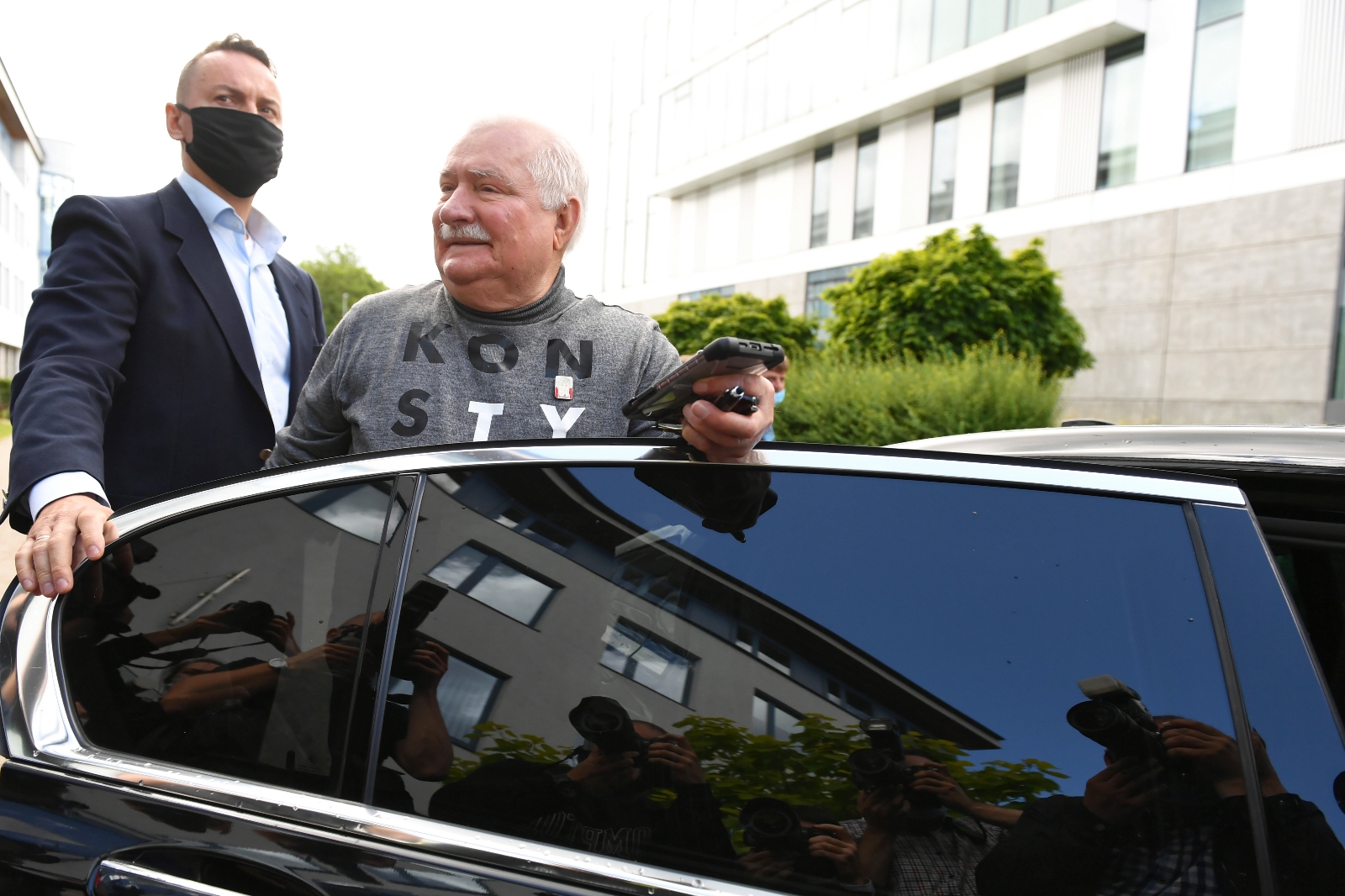 Polonya’nın eski Cumhurbaşkanı Walesa, internette iş arıyor