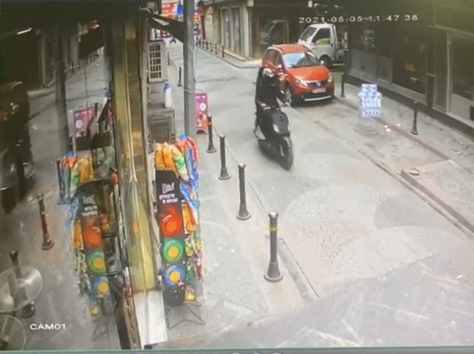 Pompalıyla genci öldüren kebapçının dükkanına silahlı saldırı kamerada