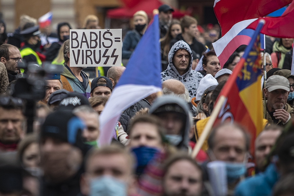 Prag’da holiganlar polisle çatıştı: 20 yaralı, 16 gözaltı