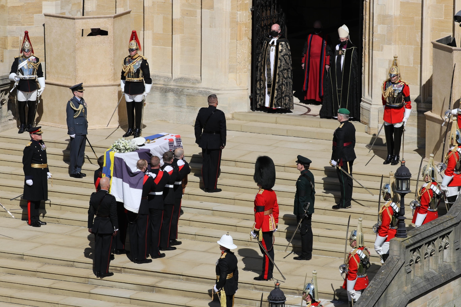 Prens Philip’in cenaze töreni başladı
