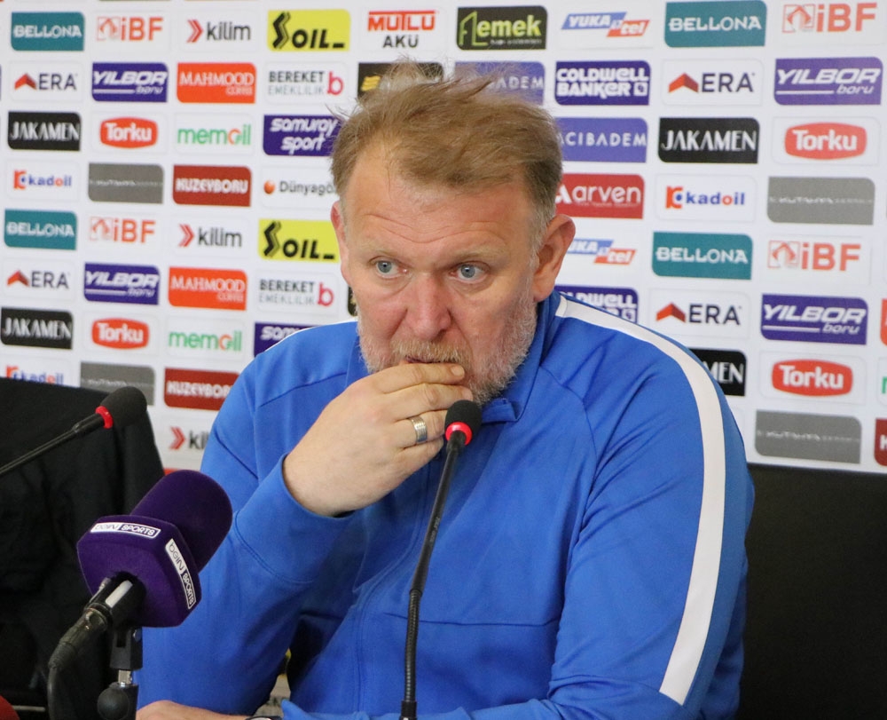 Prosinecki: “Biz havlu atmıyoruz, buradayız”