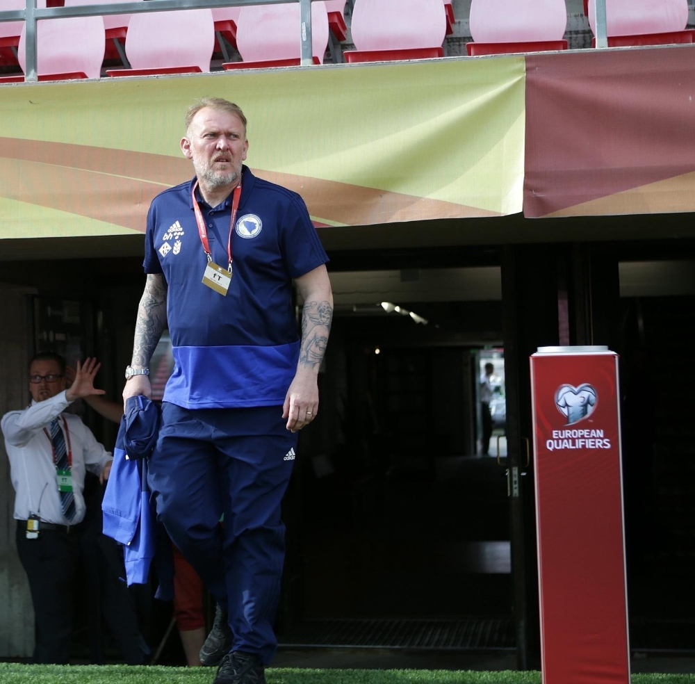 Prosineckiden Mensah İsteği