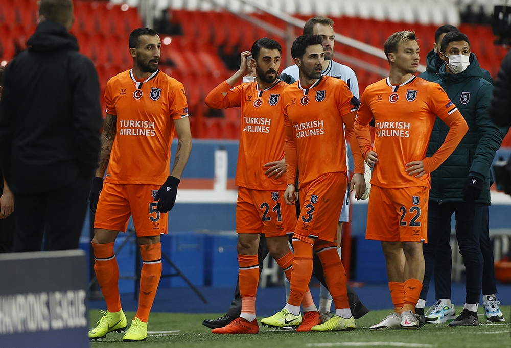 PSG - Başakşehir maçında Webo’ya ırkçılık!
