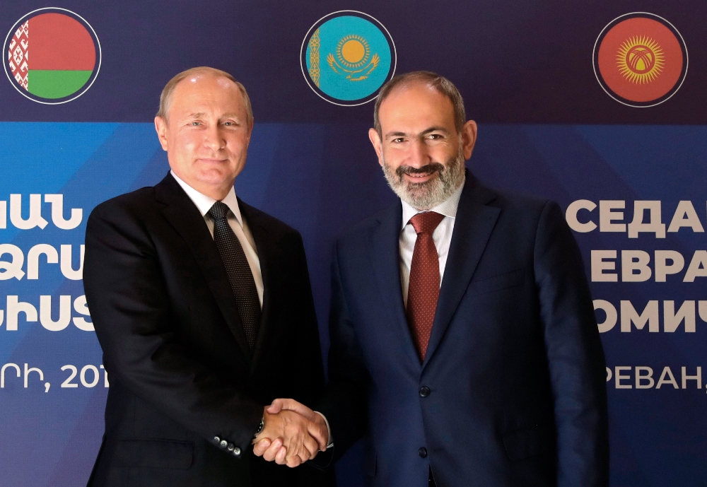 Putin Ermenistan Başbakanı Paşinyan ile görüştü