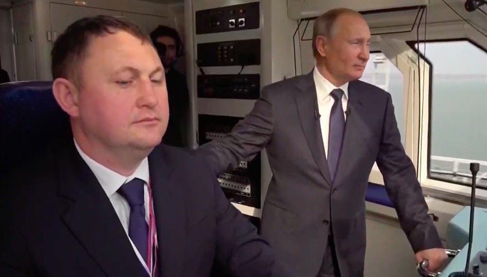 Putin, Kırım Köprüsünün İlk Demir Yolu Testini Gerçekleştirdi