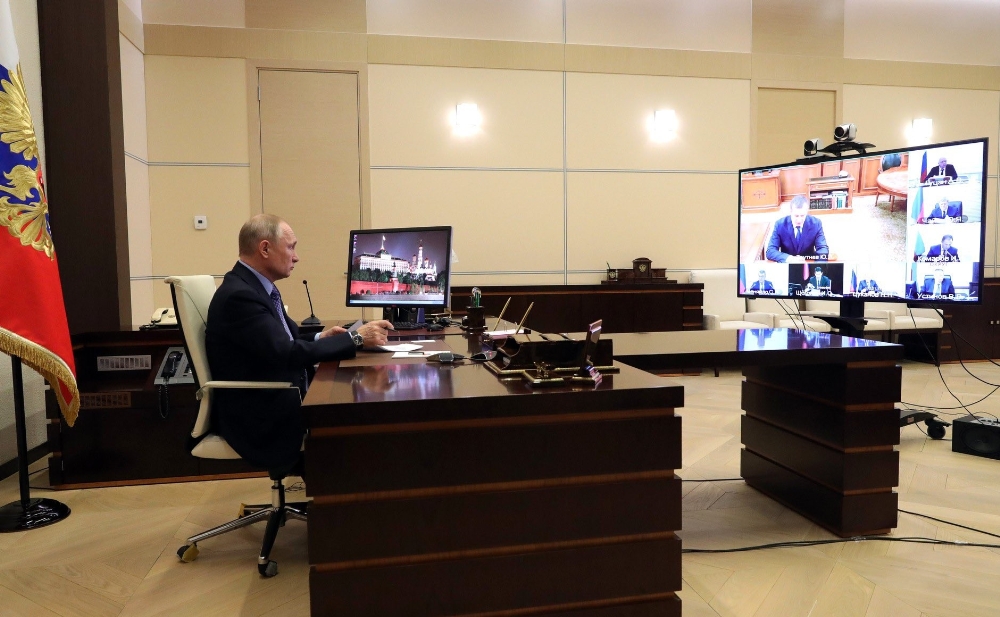 Putin, korona virüs riski nedeniyle uzaktan çalışıyor