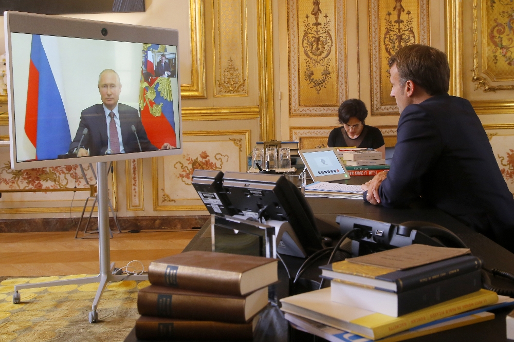 Putin ve Macron, Libya’da “hem fikir” olduklarını belirtti