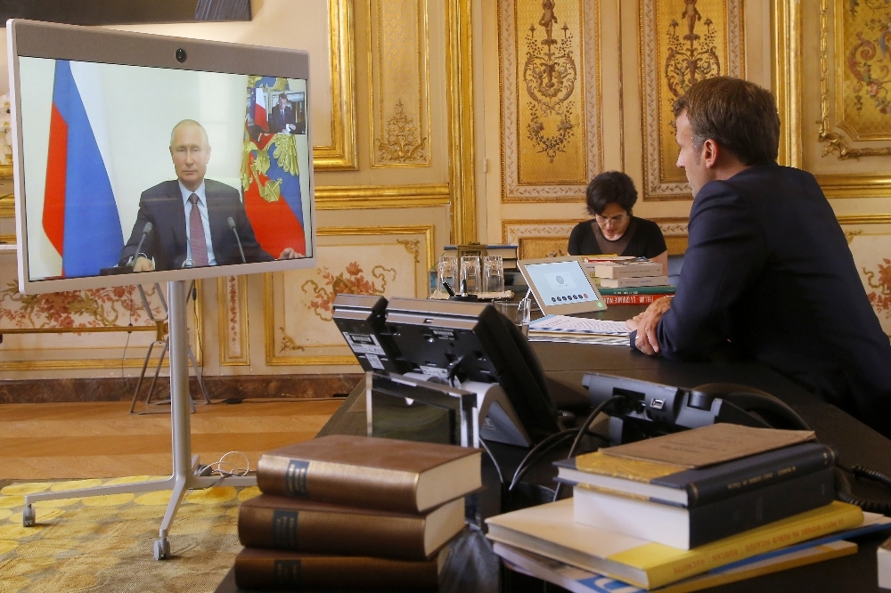 Putin ve Macron telefon görüşmesi gerçekleştirdi