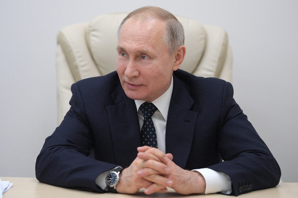 Putin ve Trump, korona virüs ve petrol piyasasını görüştü