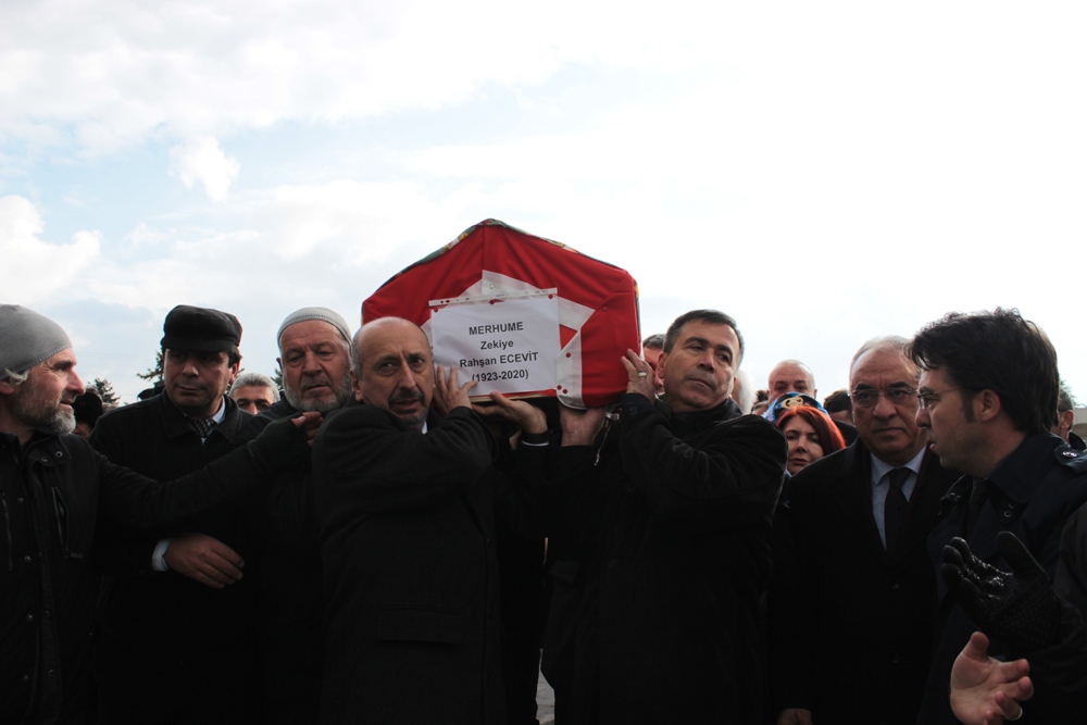 Rahşan Ecevit ebediyete uğurlandı