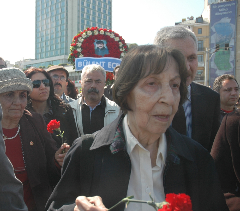 Rahşan Ecevit’in Devlet Mezarlığı’na defni için ortak yasa teklifi hazırlandı