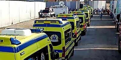 Refah Sınır Kapısı açıldı: Yabancı pasaportlular ve yaralılar Mısır'a geçiyor