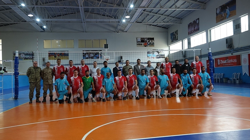 Resulaynlı sporcular ile Türk askeri dostluk maçı yaptı