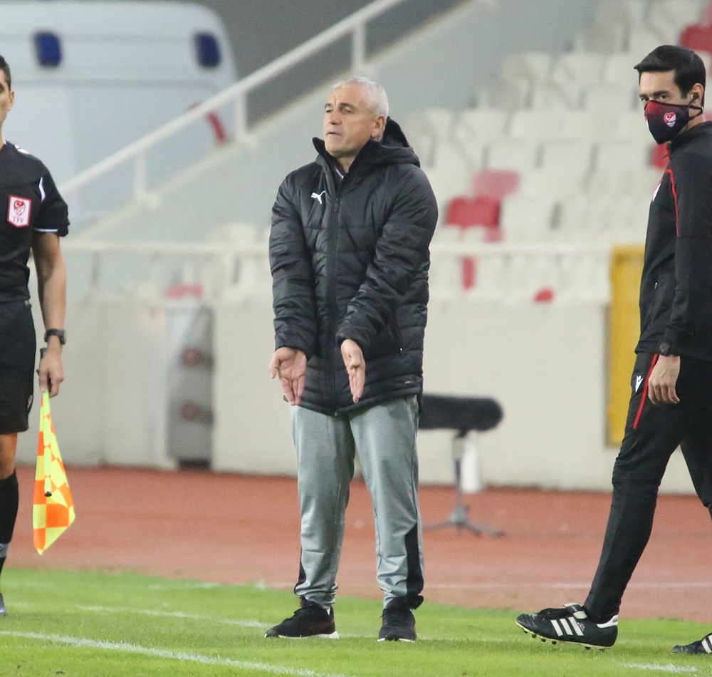 Rıza Çalımbay Sarı Kart Gördü