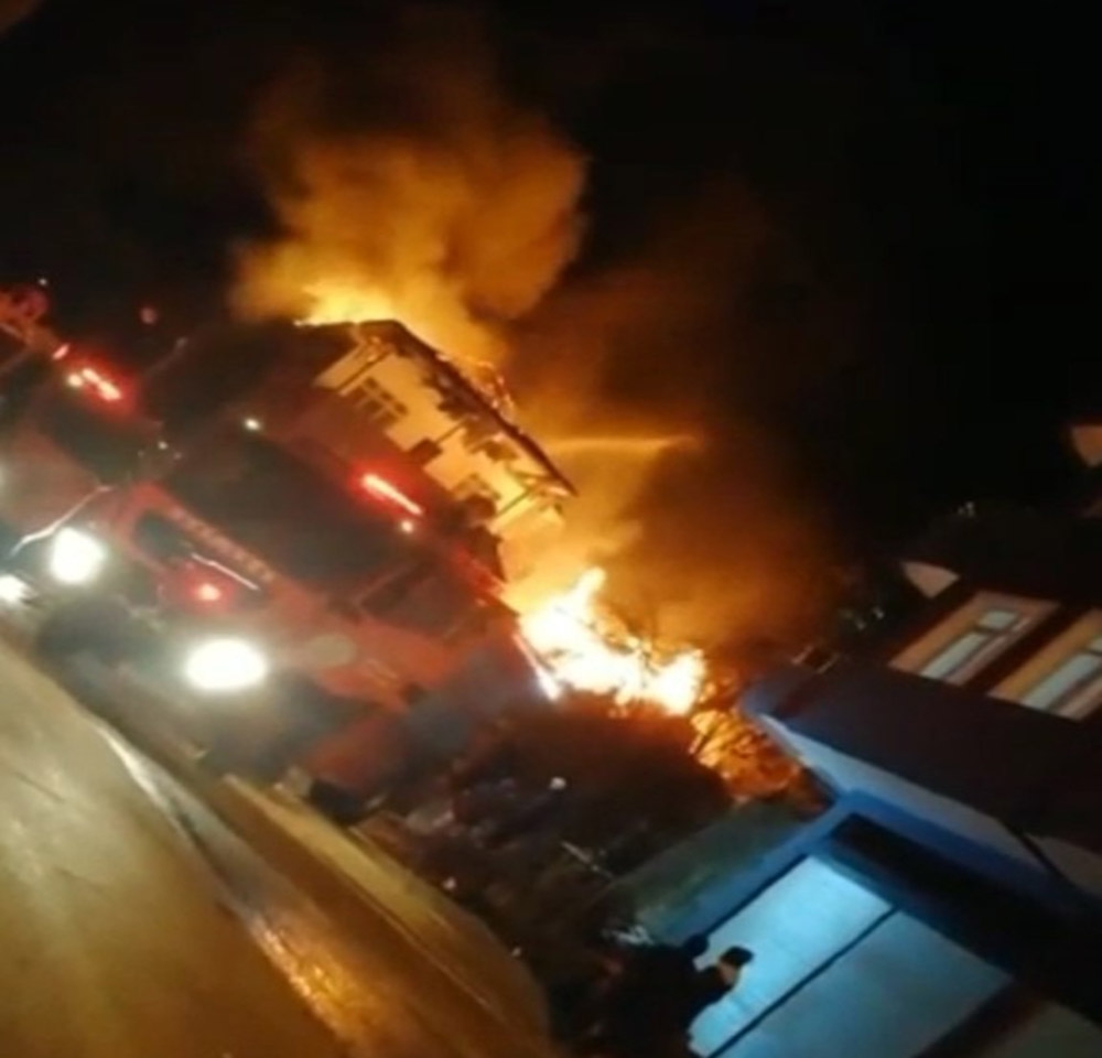 Rize’de korkutan yangın