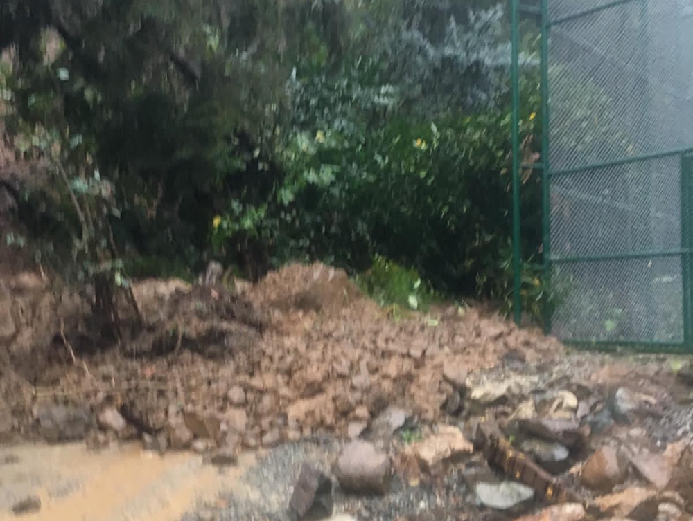 Rize’de şiddetli yağış heyelana neden oldu