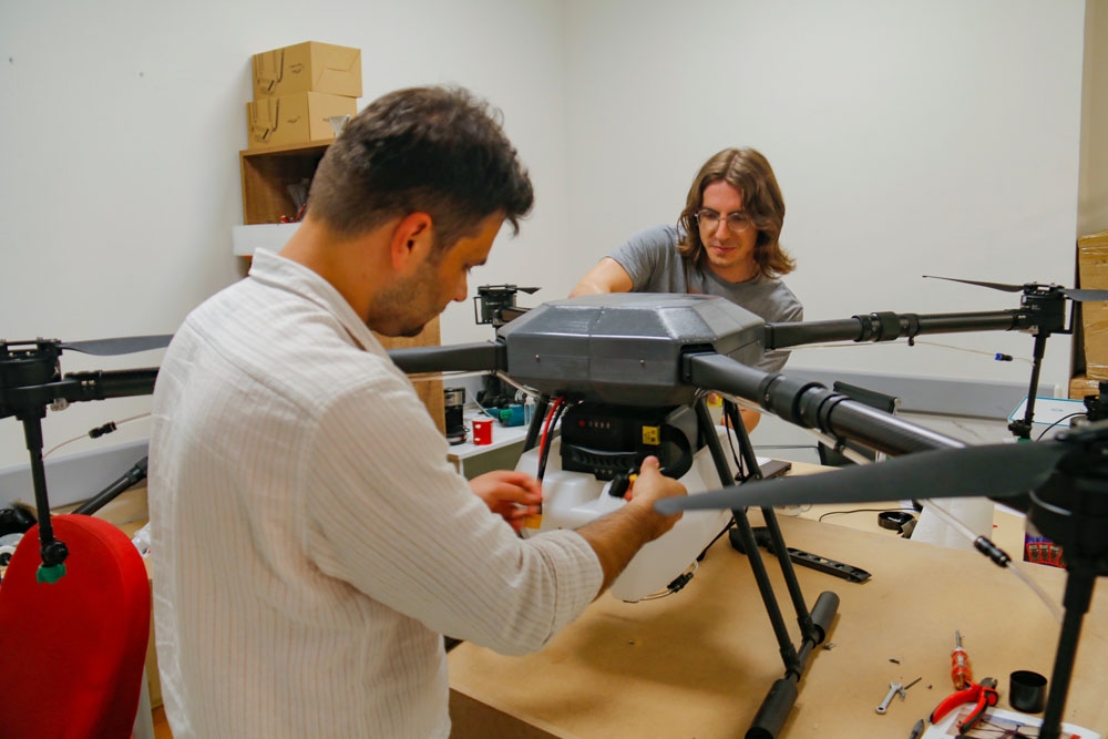 Rize’deki zorlukları gören mühendis yerli tarımsal drone tasarladı