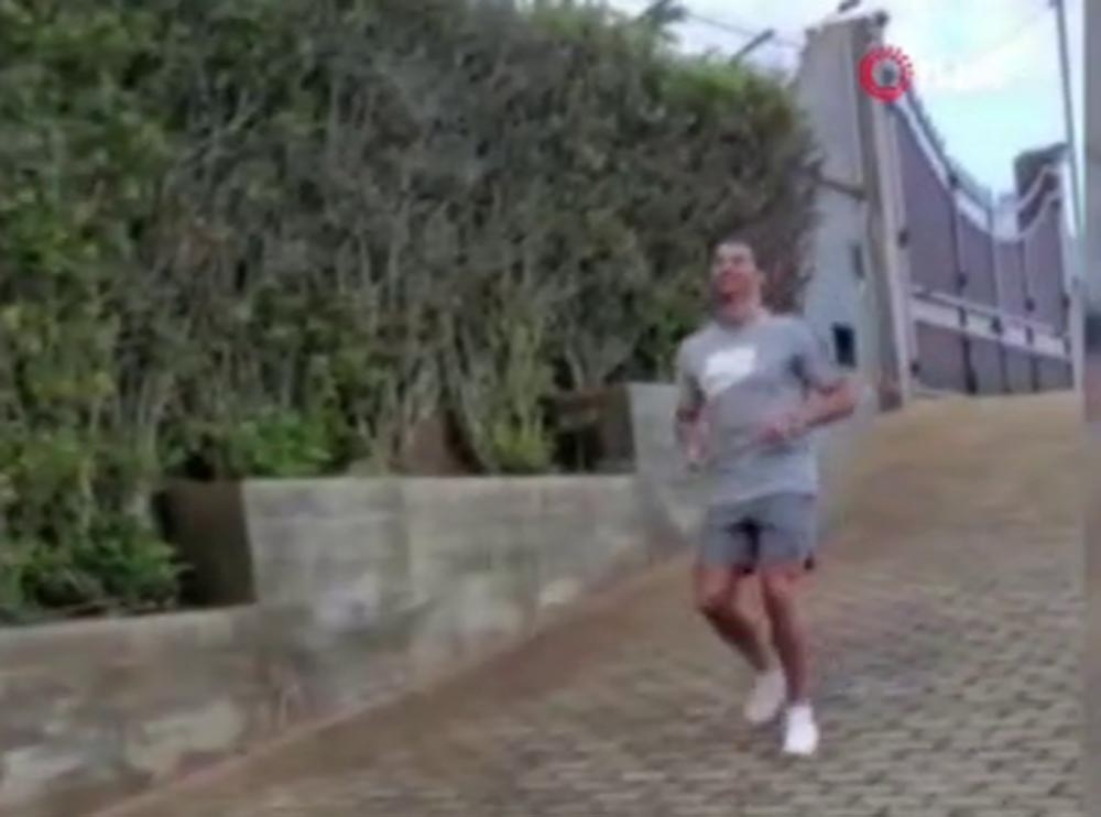 Ronaldo, sevgilisi ile antrenmanlarını sürdürüyor