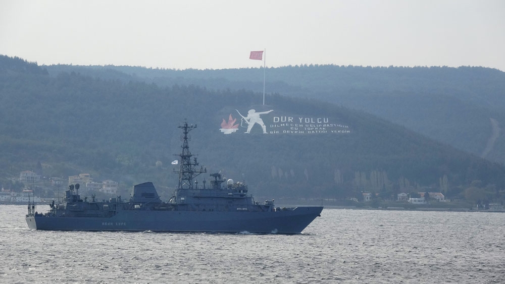 Rus Keşif Gemisi, Çanakkale Boğazından Geçti