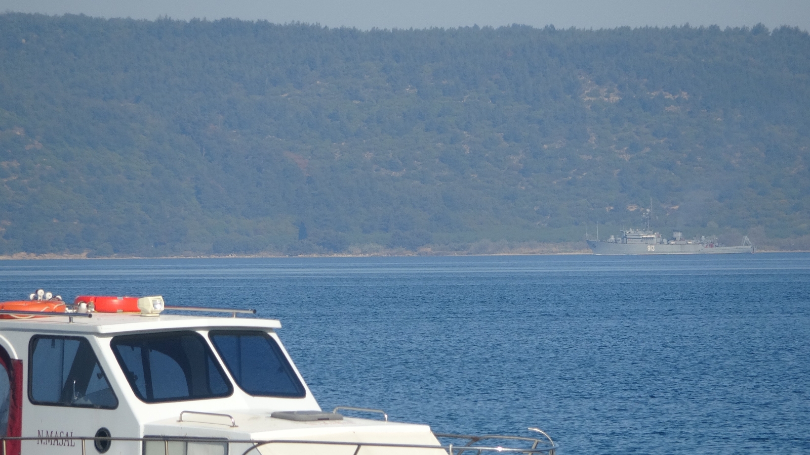 Rus mayın tarama gemisi ‘Kovrovets’ Çanakkale Boğazı’ndan geçti