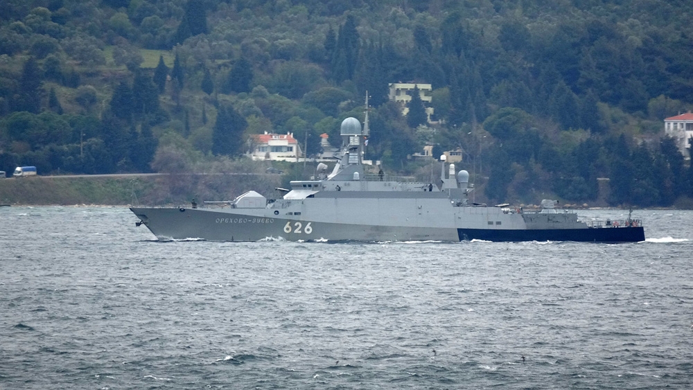Rus savaş gemisi ’Orekhovo-Zuevo’ Çanakkale Boğazı’ndan geçti
